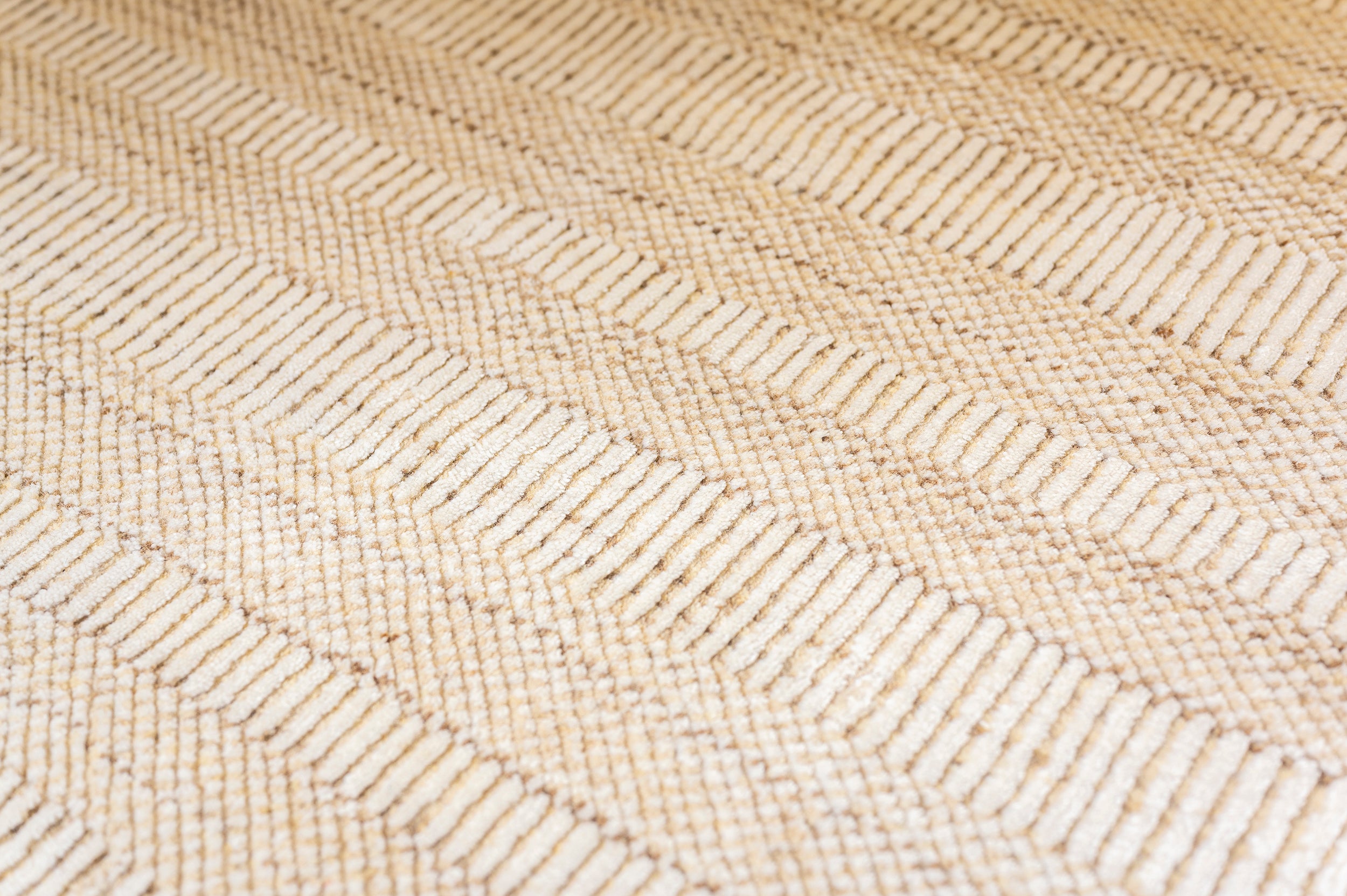 Monochrome Rug - Beige - 3.03 x 2.40m