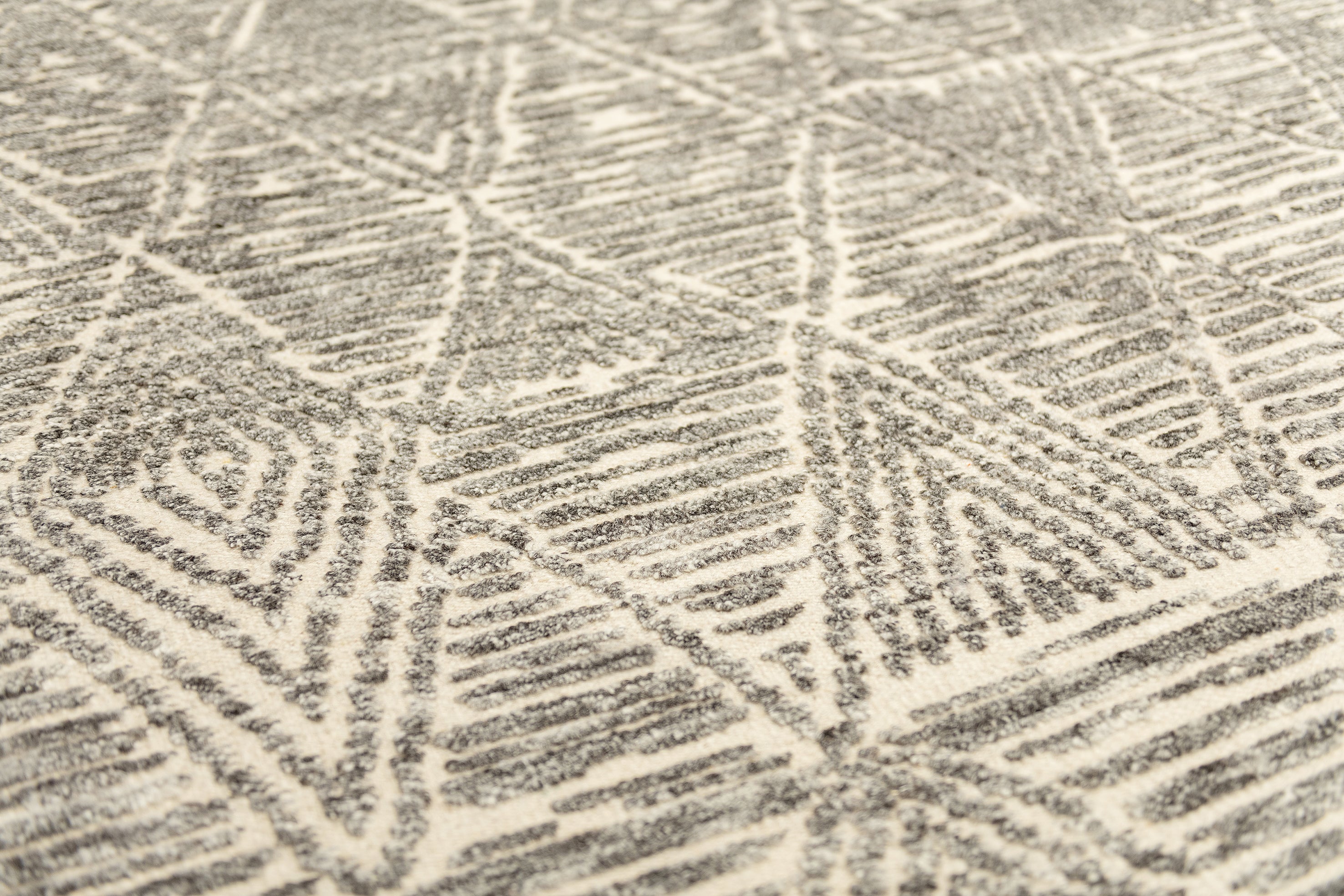 Labyrinth Rug - Brown - 3.00 x 2.40m